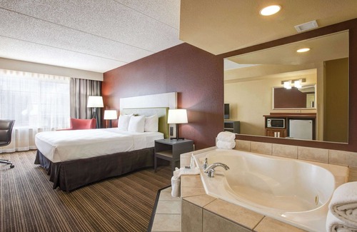 White Bear Lake Hotel | Comfort Inn & Suites St. Paul Northeast