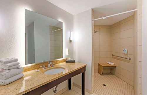 Verona Hotel | Comfort Inn & Suites Verona at Turning Stone Resort Casino