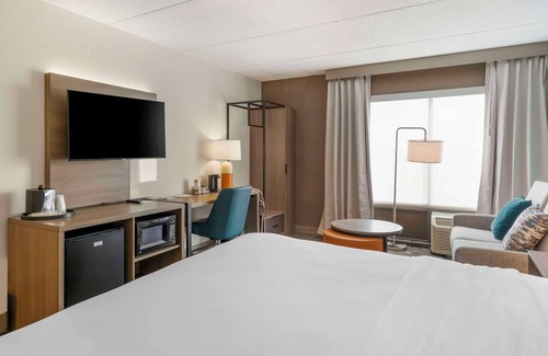 Watertown Hotel | Comfort Inn & Suites Watertown - 1000 Islands