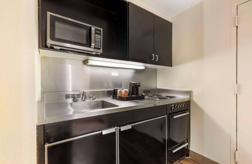 Fairfax Hotel | Comfort Inn University Center