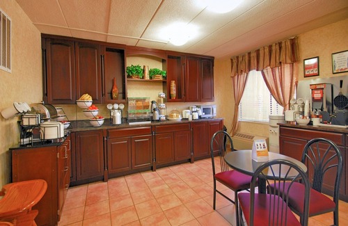 Fairfax Hotel | Comfort Inn University Center