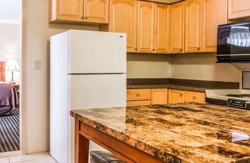 Utica Hotel | Comfort Inn Utica