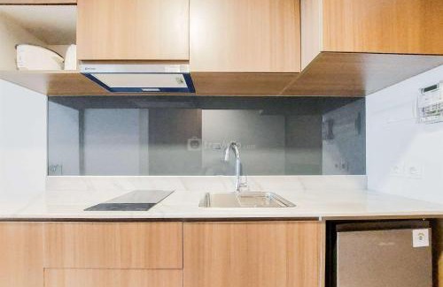 Pinang Apartment | Comfort Living and Homey 1BR The Smith Alam Sutera Apartment By Travelio