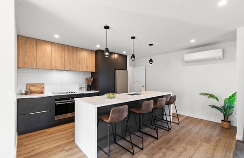 Lower Shotover House | Comfort Meets Convenience | Family Home on Headley
