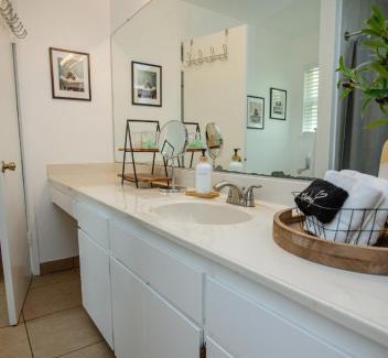 Three Rivers House | Comfort meets Tranquility by the Sequoia Entrance