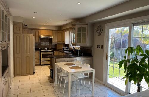 Rathwood House | Comfort Rooms near Toronto Airport