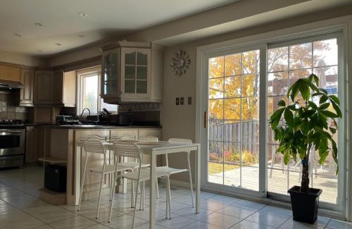 Rathwood House | Comfort Rooms near Toronto Airport