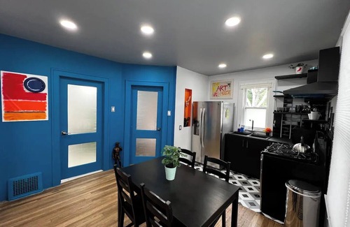 Detroit House | COMFORT STAY with The Art House
