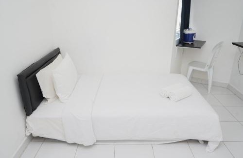 Tangerang Apartment | Comfort Studio No Kitchen Apartment at Aeropolis Residence By Travelio