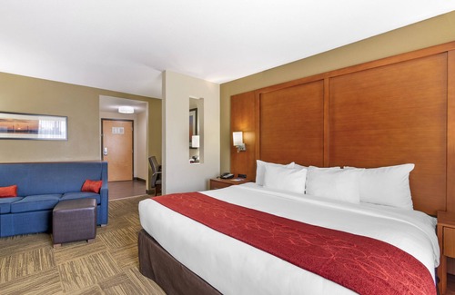 Brunswick Hotel | Comfort Suites Brunswick