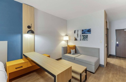 Cheyenne Hotel | Comfort Suites Cheyenne