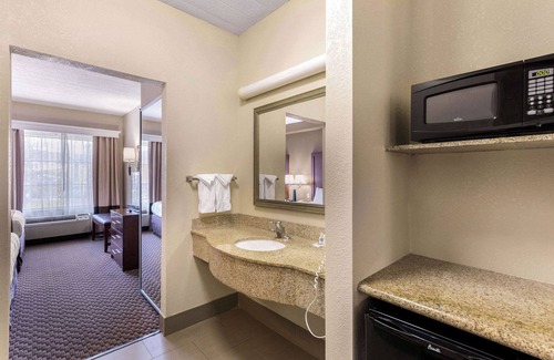 Waterloo Hotel | Comfort Suites Columbia Gateway