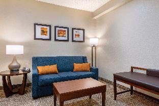 North Orange Hotel | Comfort Suites Downtown