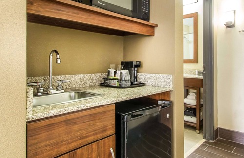 Effingham Hotel | Comfort Suites Effingham Central