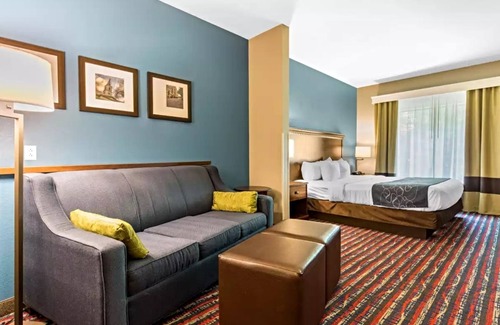 Fairview Heights Hotel | Comfort Suites Fairview Heights