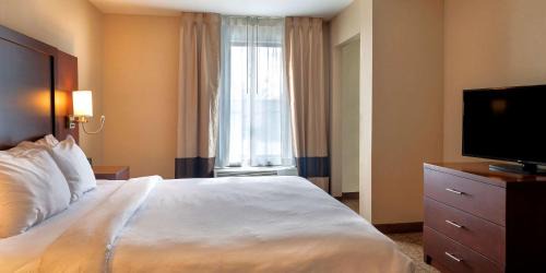 Goodyear Hotel | Comfort Suites Goodyear-West Phoenix