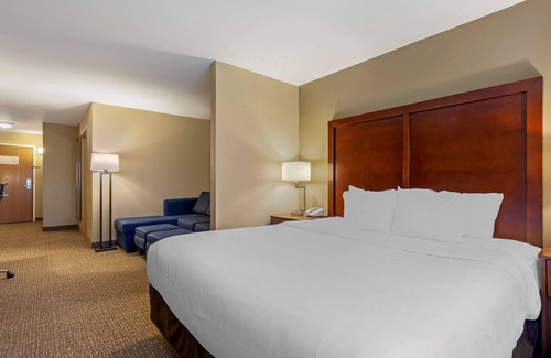 Johnson Creek Hotel | Comfort Suites Johnson Creek Conference Center