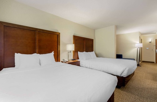 Johnson Creek Hotel | Comfort Suites Johnson Creek Conference Center