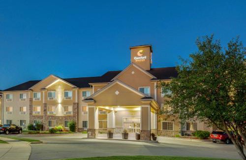 Johnson Creek Hotel | Comfort Suites Johnson Creek Conference Center