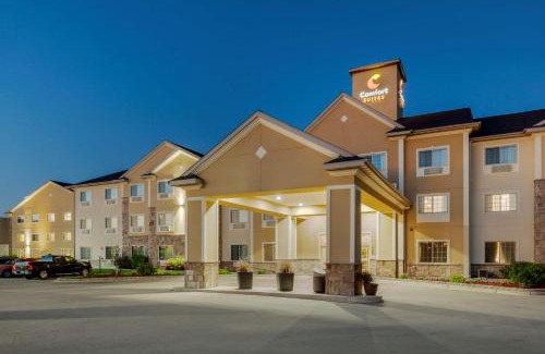 Johnson Creek Hotel | Comfort Suites Johnson Creek Conference Center