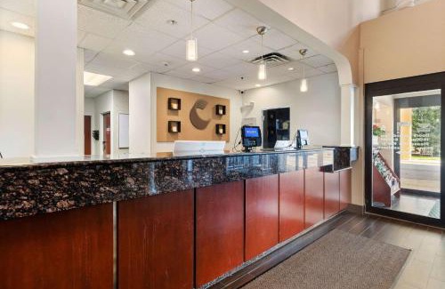 Lombard Hotel | Comfort Suites Lombard - Addison