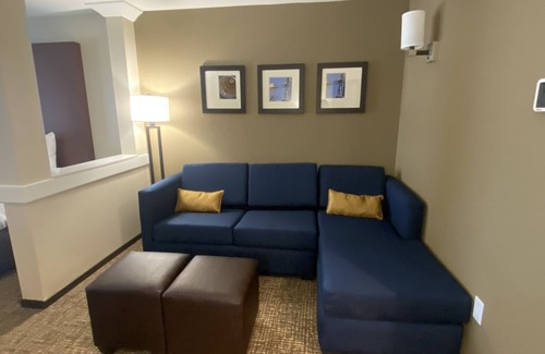 Midland Hotel | Comfort Suites Midland West