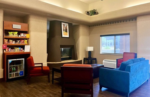 Peoria Hotel | Comfort Suites Peoria Sports Complex