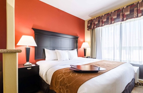 Salina Hotel | Comfort Suites Salina South