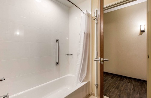 Franklin Park Hotel | Comfort Suites - South Austin