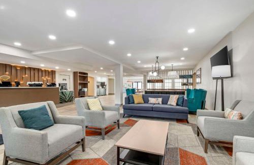 Bonanza Hotel | Comfort Suites