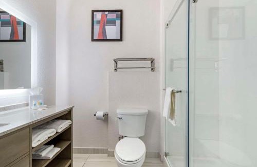 Bonanza Hotel | Comfort Suites