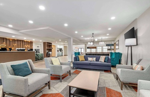Bonanza Hotel | Comfort Suites
