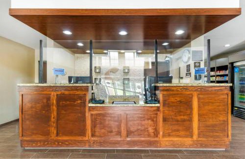 West Omaha Hotel | Comfort Suites West Omaha