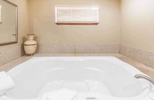 Yukon Hotel | Comfort Suites Yukon - SW Oklahoma City