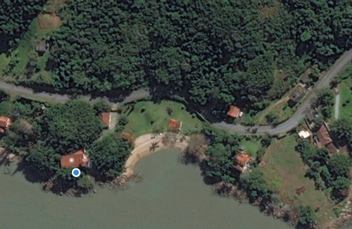 Governador Celso Ramos House | Comfortable beach house and beach overlooking Florianopolis
