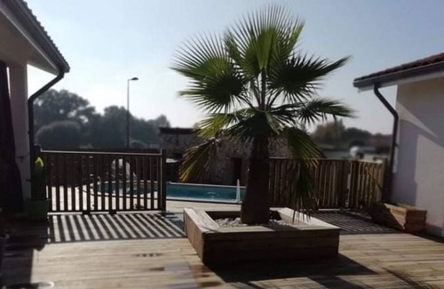 Saint-Vincent-de-Paul Bed & Breakfast | Comfortable room with swimming pool, bathroom and wc.