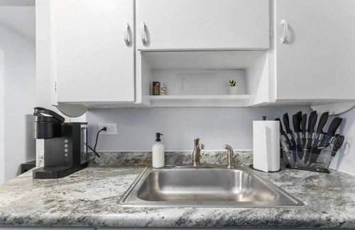 Independence House | Comfortable 1 Bed home| Mins to Arrowhead|Wifi