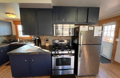 Kanab House | Comfortable 2 BD, 2 BA Home-Large Yard for Pets!