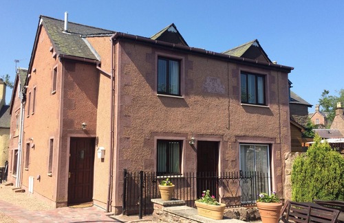 Alyth House | Comfortable 2-Bed House Alyth near Dundee