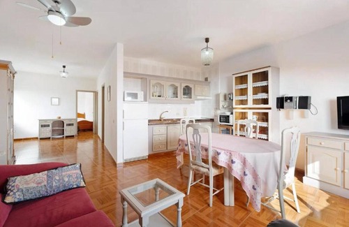 Valverde Ski Chalet | Comfortable 2 bedroom house with beautiful sea views
