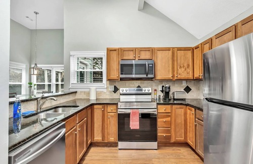 Madison House | Comfortable 2 Bedroom Home Near Research Park