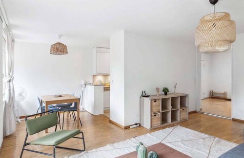 Hottingen Apartment | Comfortable 2-Bedroom Stay in Seefeld, Zürich