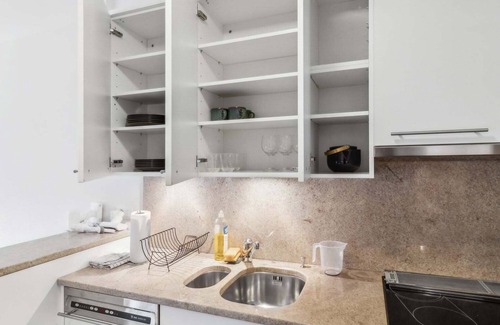 Hottingen Apartment | Comfortable 2-Bedroom Stay in Seefeld, Zürich