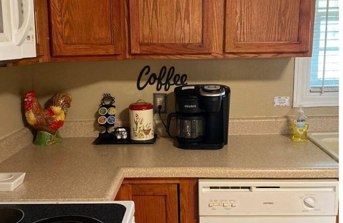 Kiefer House | Comfortable 2 bedroom -safe area - Close to Tulsa