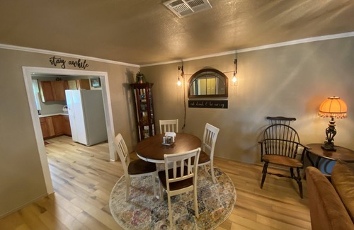 Kiefer House | Comfortable 2 bedroom -safe area - Close to Tulsa