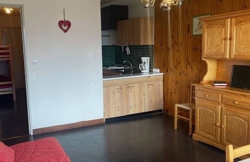 Orcieres-Merlette Apartment | Comfortable 2-Room Cabin for 6, Pets Allowed, Near Slopes and Shops