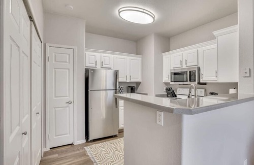 Clearfield Apartment | Comfortable 2BR Apt with Pool, Hot Tub, and Fitness Center, Close to Hill AFB