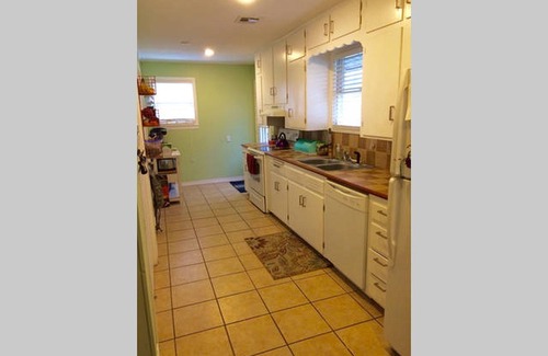 Dean Highland House | Comfortable 3/2 in Dean Highlands! Waco, TX - Magnolia Silos, Baylor University