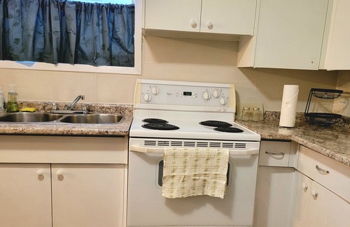Winnipeg House | Comfortable 3 bedroom with easy access to Downtown