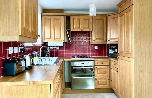 Bicester House | Comfortable 3 bedroomed house in Bicester